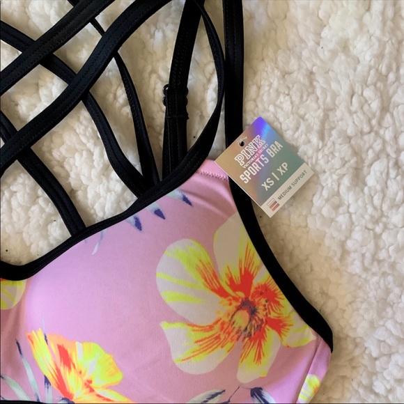 🔥SALE🔥VS PINK Ultimate Strappy Push Up Sport Bra - Picture 6 of 11